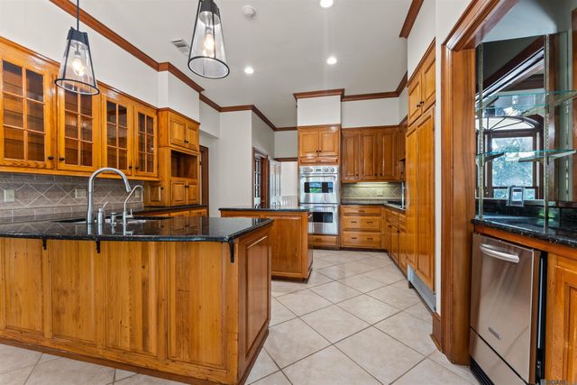 222 Shady Oaks Ct, Baton Rouge, LA 70810