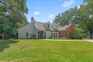222 Shady Oaks Ct, Baton Rouge, LA 70810