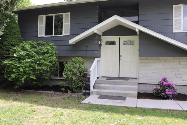 2210 W Rudolph Ct, Hayden, ID 83835