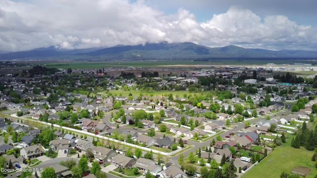 2210 W Rudolph Ct, Hayden, ID 83835