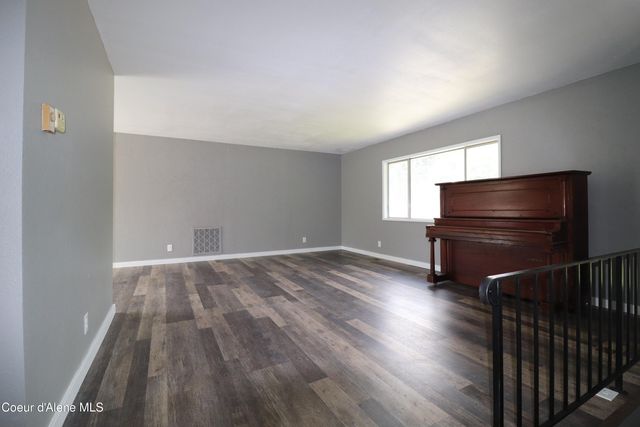 2210 W Rudolph Ct, Hayden, ID 83835