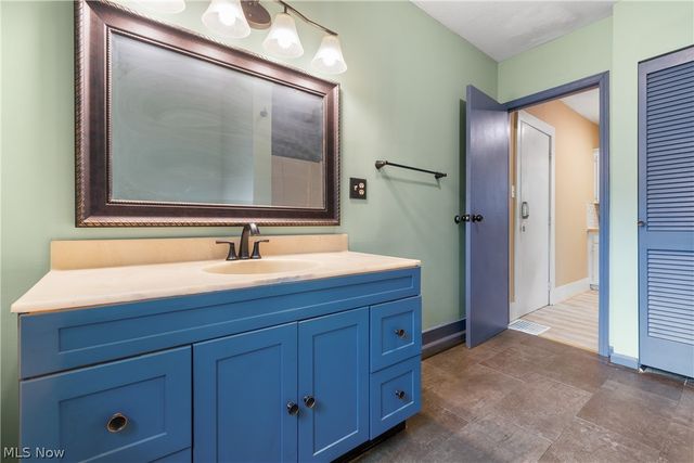 2371 Greensburg Road, Green, OH 44720