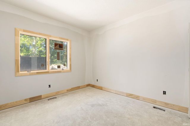 8121 Rothman Road, Fort Wayne, IN 46835