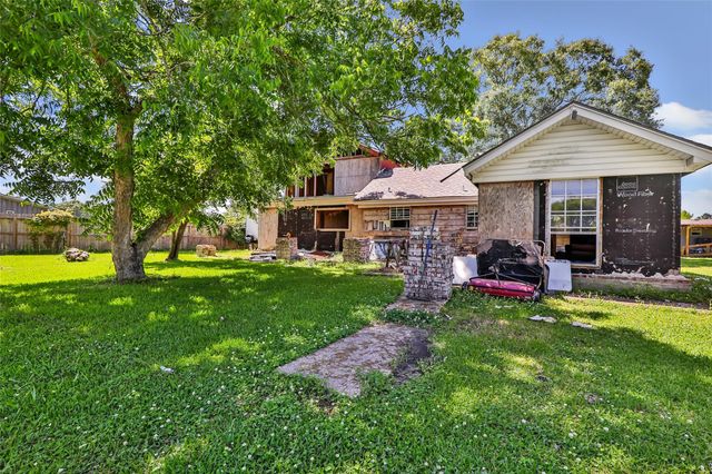 2213 Iron Ore Drive, Huffman, TX 77336