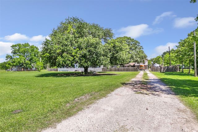 2213 Iron Ore Drive, Huffman, TX 77336