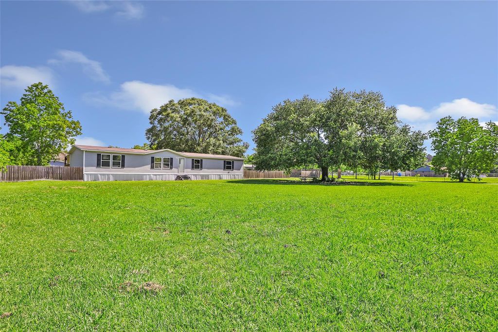 2213 Iron Ore Drive, Huffman, TX 77336