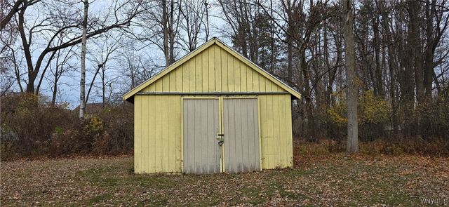 2749 Caledonia Street, Newfane, NY 14108