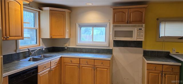 2749 Caledonia Street, Newfane, NY 14108