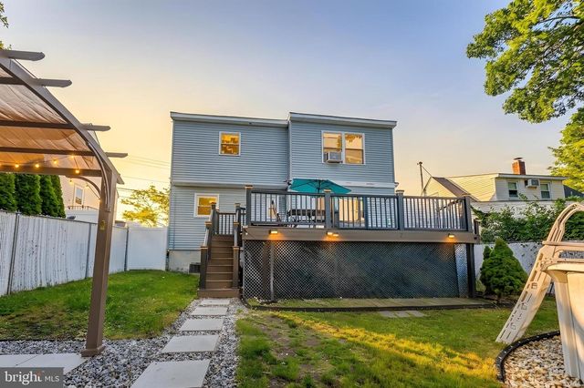 68 16TH AVE, Elmwood Park, NJ 07407