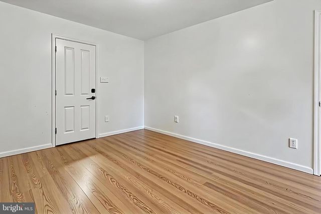 68 16TH AVE, Elmwood Park, NJ 07407