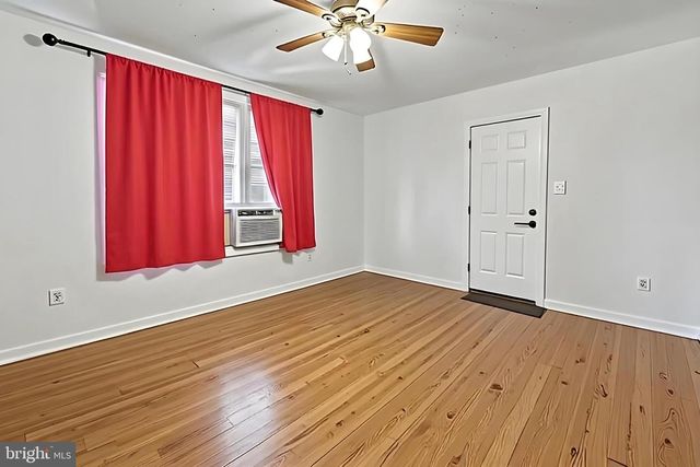 68 16TH AVE, Elmwood Park, NJ 07407