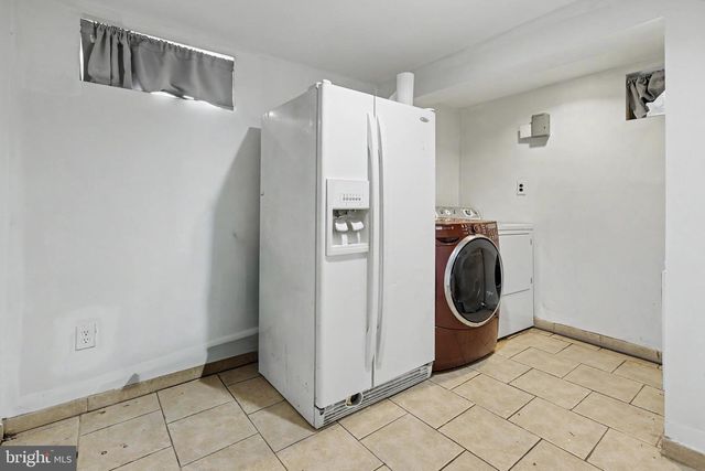 68 16TH AVE, Elmwood Park, NJ 07407