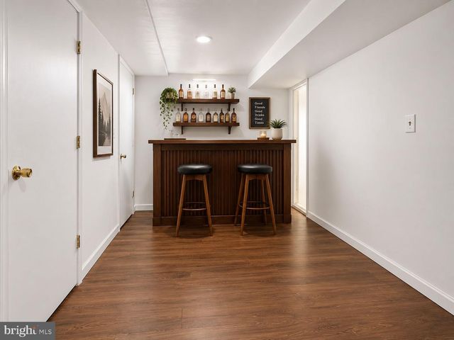 68 16TH AVE, Elmwood Park, NJ 07407