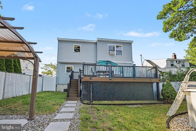 68 16TH AVE, Elmwood Park, NJ 07407