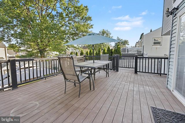 68 16TH AVE, Elmwood Park, NJ 07407