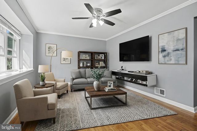 68 16TH AVE, Elmwood Park, NJ 07407