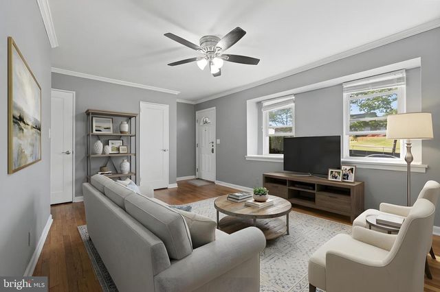 68 16TH AVE, Elmwood Park, NJ 07407