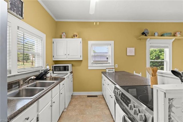 117 Sunset Drive, Randleman, NC 27317