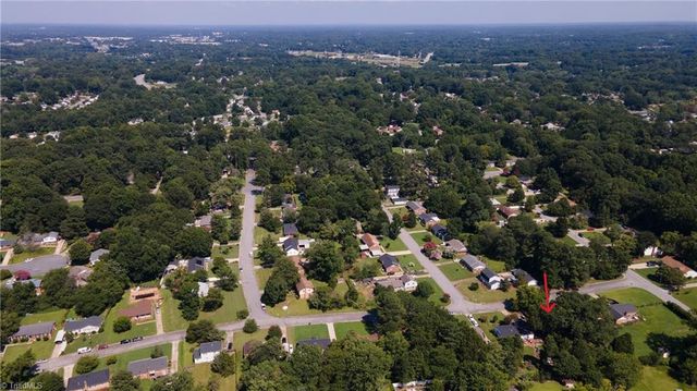 2702 Dumfries Road, Greensboro, NC 27407