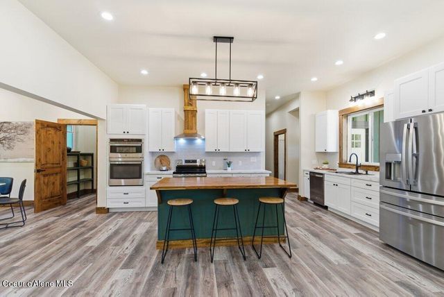 708 Tweedie RD, Blanchard, ID 83804