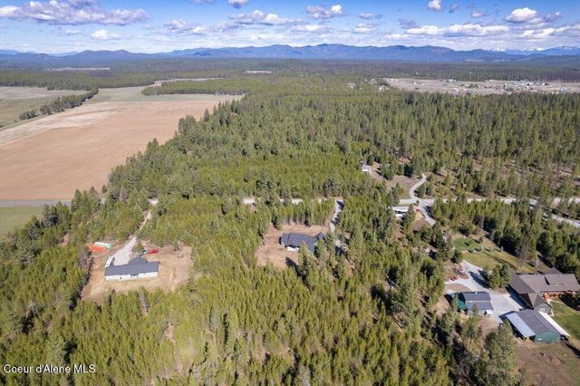 708 Tweedie RD, Blanchard, ID 83804