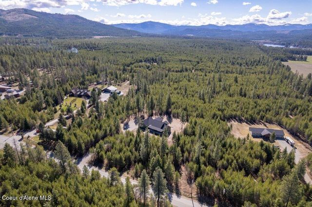 708 Tweedie RD, Blanchard, ID 83804