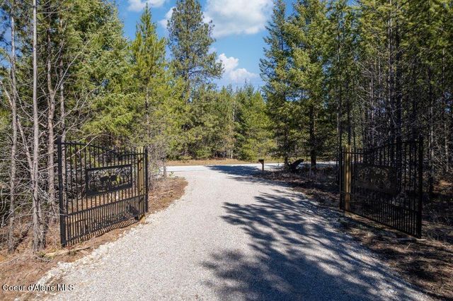 708 Tweedie RD, Blanchard, ID 83804