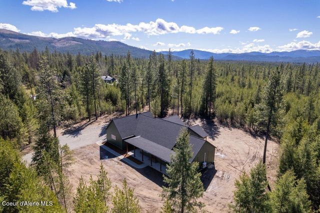 708 Tweedie RD, Blanchard, ID 83804