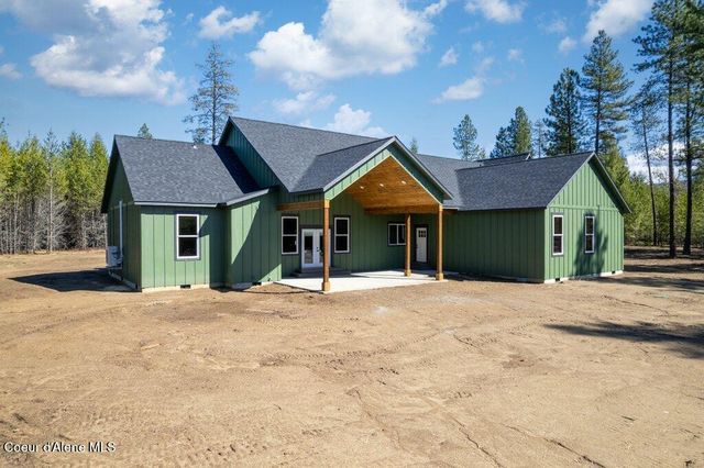 708 Tweedie RD, Blanchard, ID 83804