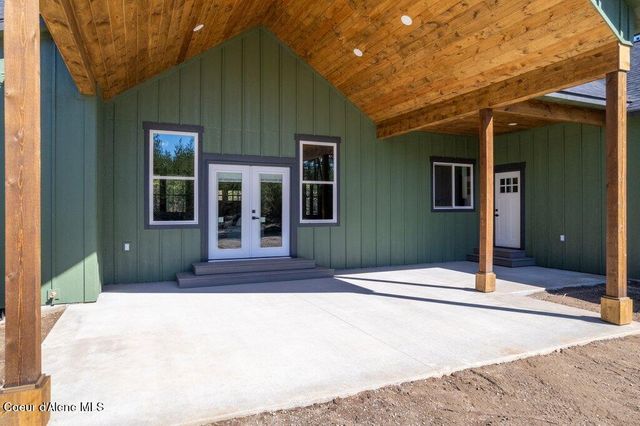 708 Tweedie RD, Blanchard, ID 83804
