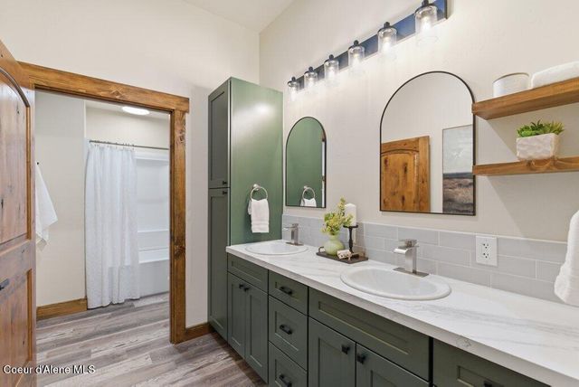 708 Tweedie RD, Blanchard, ID 83804