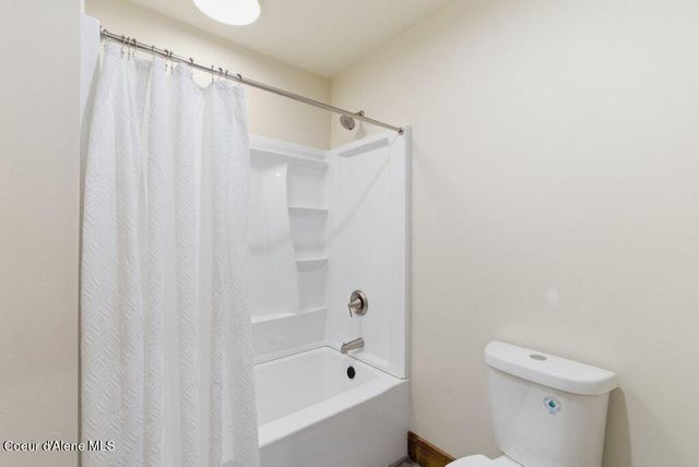 708 Tweedie RD, Blanchard, ID 83804