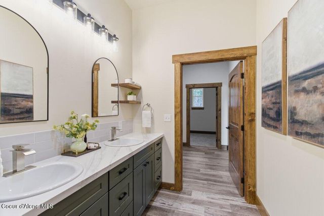 708 Tweedie RD, Blanchard, ID 83804