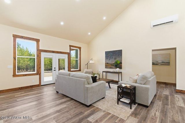 708 Tweedie RD, Blanchard, ID 83804