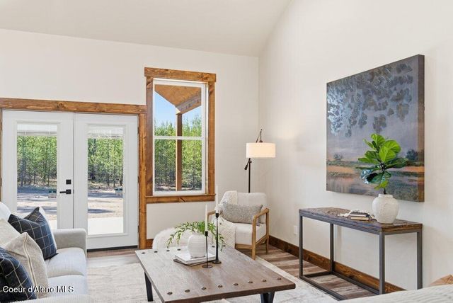 708 Tweedie RD, Blanchard, ID 83804