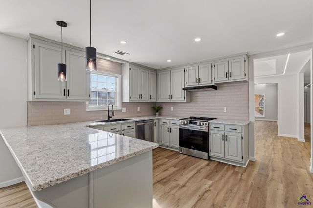 87 Park Ln, Warner Robins, GA 31093