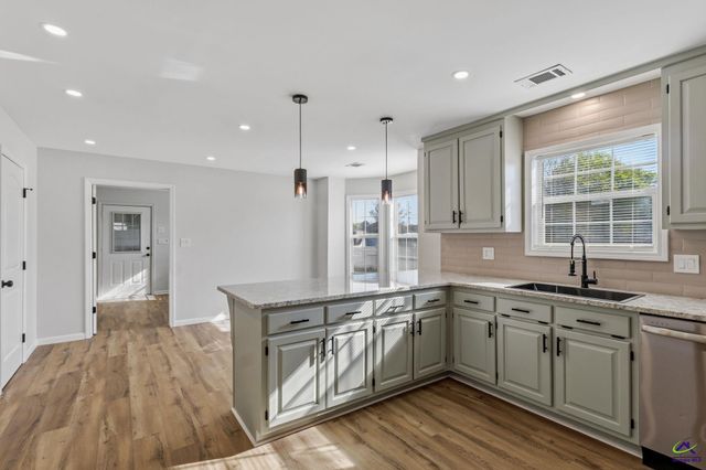 87 Park Ln, Warner Robins, GA 31093