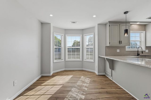 87 Park Ln, Warner Robins, GA 31093