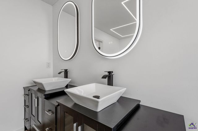 87 Park Ln, Warner Robins, GA 31093