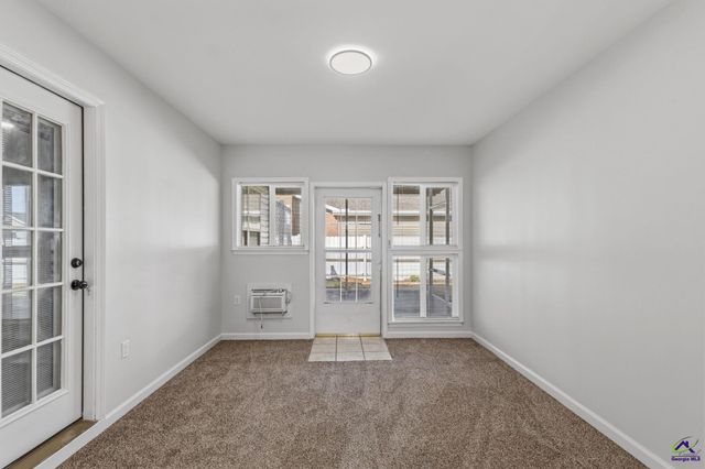 87 Park Ln, Warner Robins, GA 31093