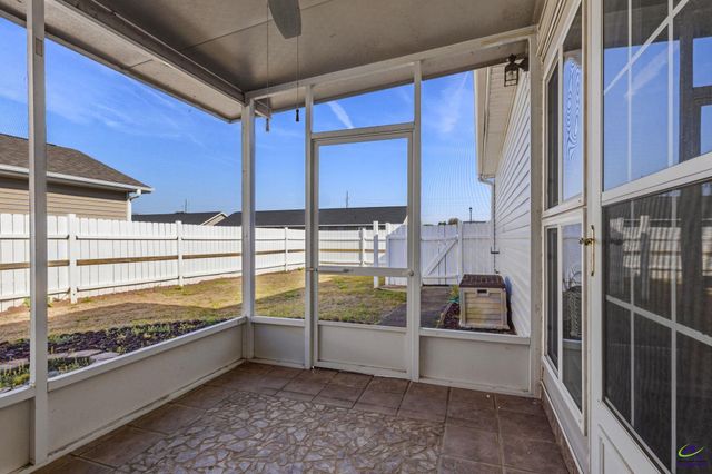 87 Park Ln, Warner Robins, GA 31093