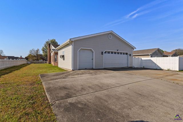 87 Park Ln, Warner Robins, GA 31093