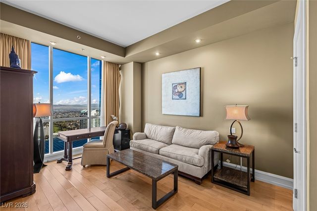 2700 Las Vegas Boulevard 4304, Las Vegas, NV 89109