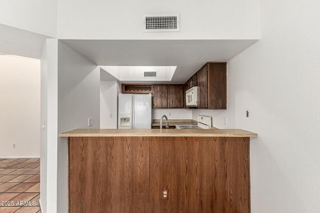 14002 N 49TH Avenue 1012, Glendale, AZ 85306