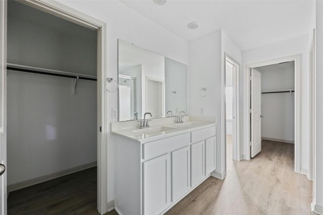 212 Sweetwater Creek LN, Hutto, TX 78634