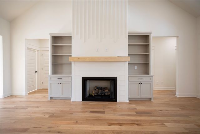 33 Skye Drive, Bella Vista, AR 72715