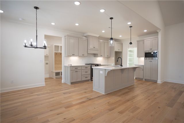 33 Skye Drive, Bella Vista, AR 72715