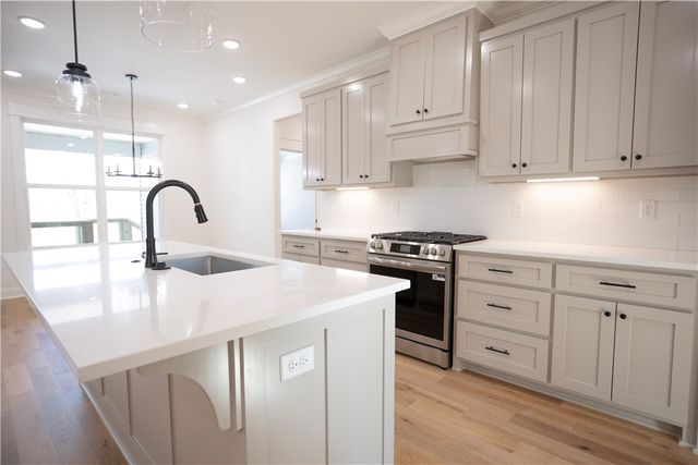 33 Skye Drive, Bella Vista, AR 72715