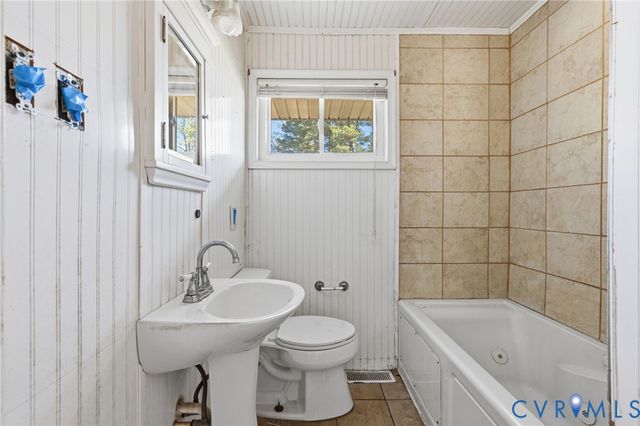 6106 Lewis Rd, North Dinwiddie, VA 23803