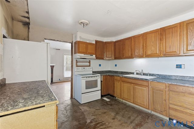 6106 Lewis Rd, North Dinwiddie, VA 23803